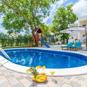 Marina Apartment